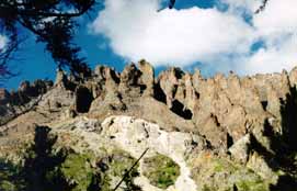 Каменные пирамиды